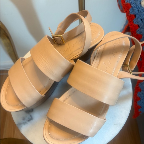 ELIZABETH & JAMES Bax Platform Sandal Nude Leather Gold Buckle SZ 7 - Picture 2 of 5